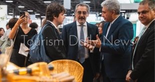460 مترًا في باريس.. مصر تجمع آثار وطيران وفنادق لبيع تجربة سياحية متكاملة