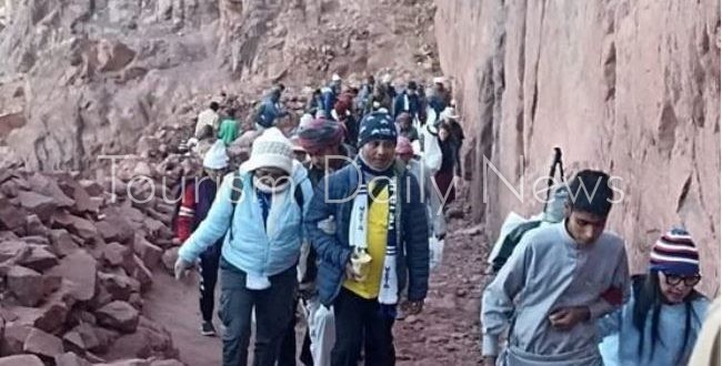 سانت كاترين تراهن على السياحة المتنوعة .. 390 زائرًا ينعشون موسم الجبال