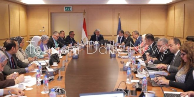 وزير السياحة والآثار يترأس اجتماع مجلس إدارة صندوق دعم السياحة والآثار