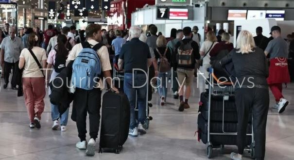 إضراب فرنسا يربك الطيران.. إلغاء رحلات يهدد موسم السفر إلى باريس