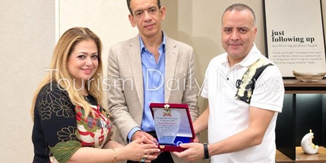 جمعية خريجي أكاديمية المستقبل تكرم هيثم عرفة، عضو مجلس إدارة غرفة شركات ووكالات السفر والسياحة ورئيس لجنة التدريب