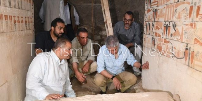 وزير السياحة يتفقد أعمال البعثة الأثرية بآثار سقارة وجبانة الملك مرنرع