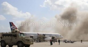 استهداف مطار عدن بصاروخين يضع حركة السفر أمام اختبار جديد