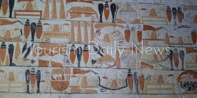 تماثيل خشبية وأدوات طبية نادرة بجبانة مرنرع واكتشافات تثري السياحة الأثرية