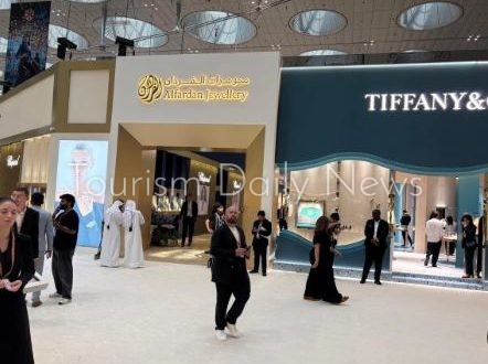 معرض الدوحة للمجوهرات والساعات باستقطاب 34 ألف زائر