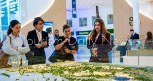 عُمان تعرض مشروعات سياحية بالواقع الافتراضي واستثمار يبدأ من تجربة الزائر